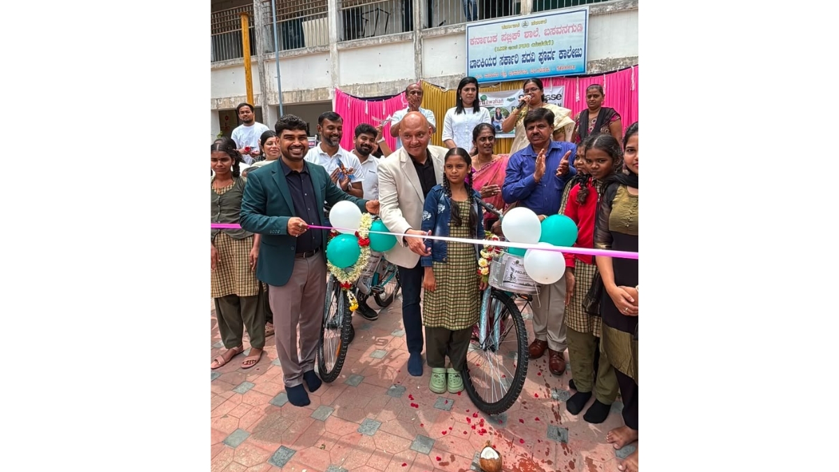 100-bicycles-distributed-to-bengaluru-schoolgirls-as-steelcase-supports-project-udaan 100 Bicycles Distributed to Bengaluru Schoolgirls as Steelcase Supports Project Udaan