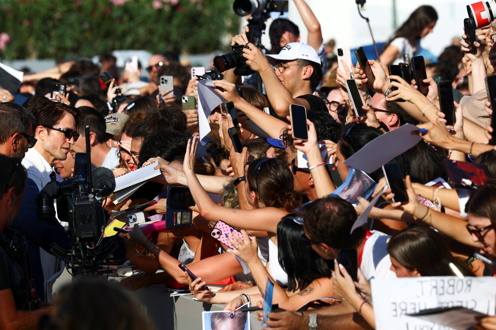 Robert Pattinson's 'Primetime' earns seven-minute standing ovation at Venice Film Festival