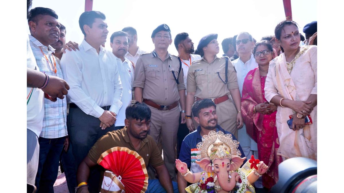 AM/NS India Strengthens Community and Environmental Support During Ganesh Visarjan in Hazira