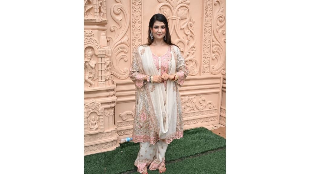 a-divine-double-blessing-for-singer-rashmi-arya-ganpati-deva-unveiled-under-the-auspicious-blessings-of-lalbaugcha-raja-andhericha-raja A Divine Double Blessing for Singer Rashmi Arya: ‘Ganpati Deva’ Unveiled Under the Auspicious Blessings of Lalbaugcha Raja & Andhericha Raja