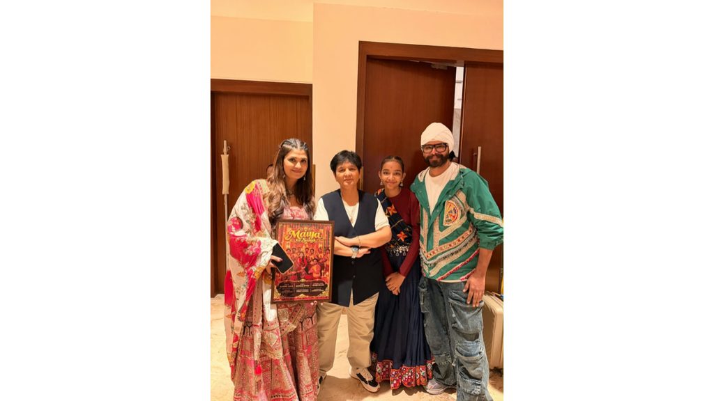 singer-rashmi-aarya-and-music-composer-and-director-ramji-gulati-promotes-the-song-maiya-ke-sang-across-mumbais-biggest-festive-celebrations-receives-overwhelming-love-from Singer Rashmi Aarya And Music composer and Director Ramji Gulati Promotes the song “Maiya Ke Sang “Across Mumbai’s Biggest Festive Celebrations, Receives Overwhelming Love from Devotees